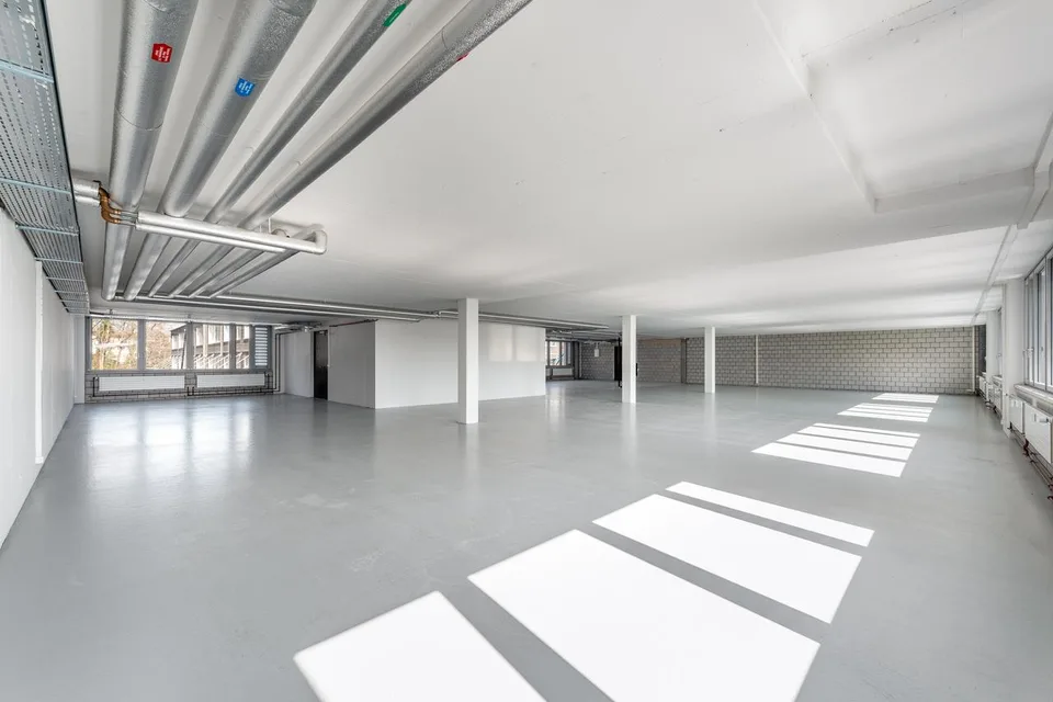 Gestalten Sie Ihre Gewerbefläche auf 402 m² im 1. Obergeschoss