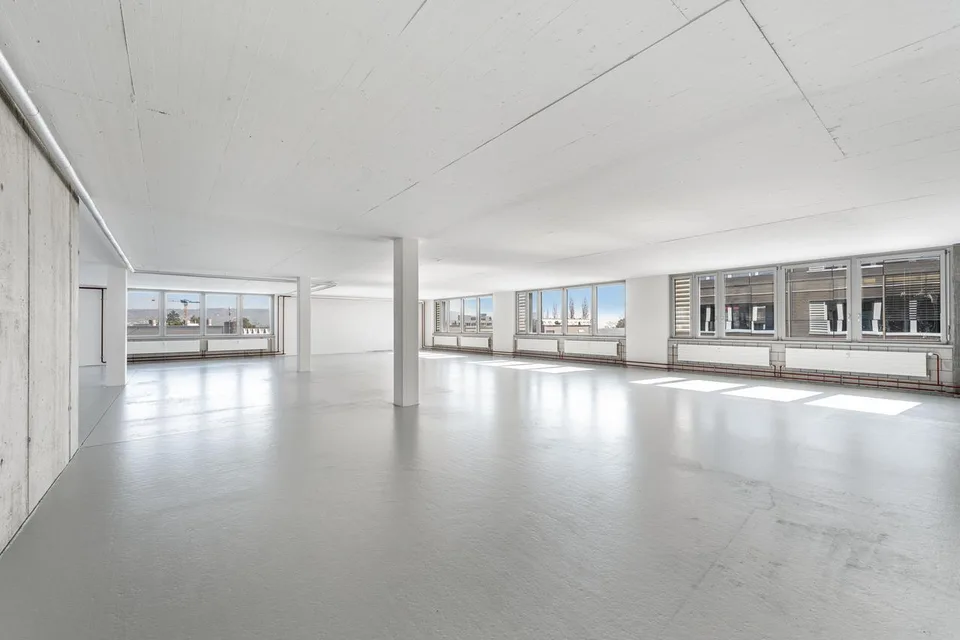 Gestalten Sie Ihre Gewerbefläche auf 306 m² im 1. Obergeschoss