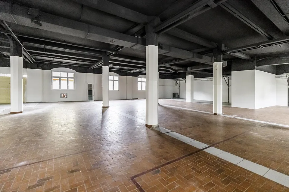 Grosszügige Fitness/ Atelier / Werkstatt Fläche bis 31.01.2028