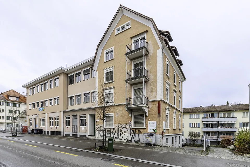 Grosszügige Fitness/ Atelier / Werkstatt Fläche bis 31.01.2028