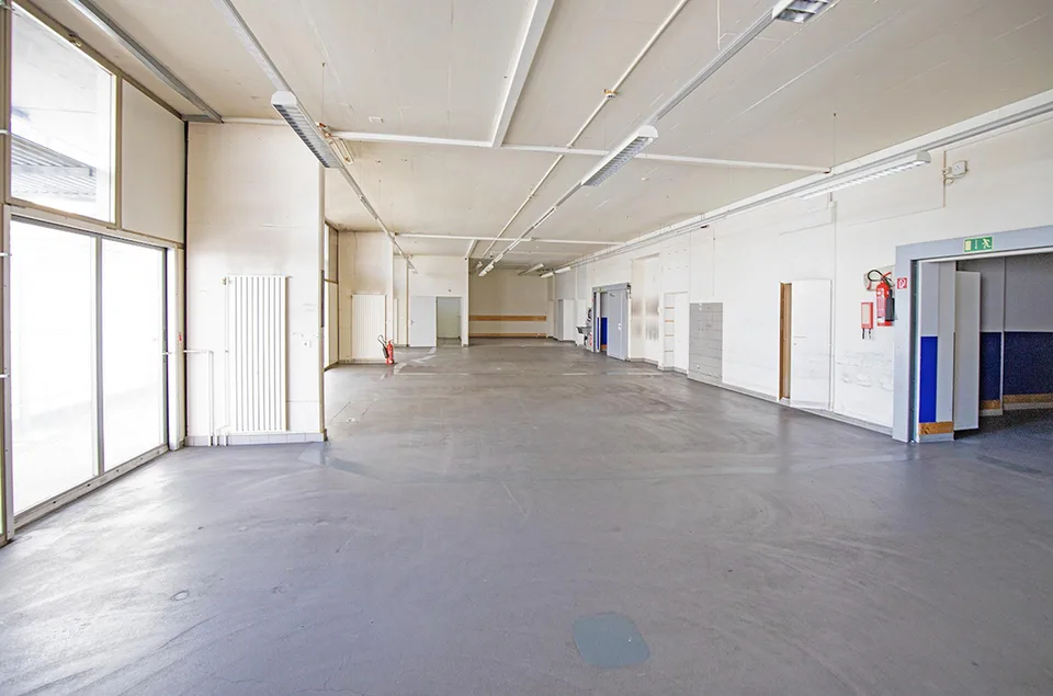 Grosszügige Lagerfläche/ Atelier befristet bis 28. Mai 2028