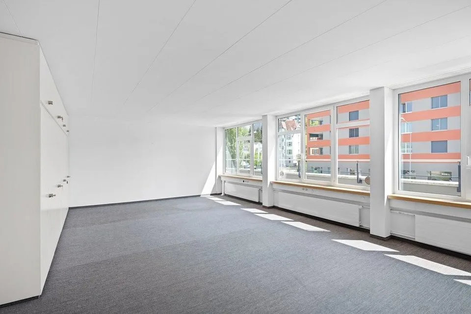Arbeiten im topmodernen Geschäftshaus!