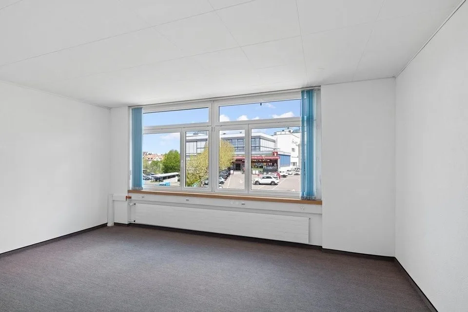 Arbeiten im topmodernen Geschäftshaus!