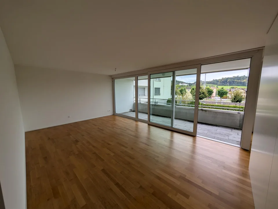 Grosszügige und helle 3.5-Zimmer Wohnung