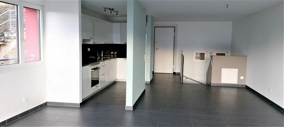 DUPLEX 4.5 LOCALI, VISTA APERTA, PORTICI E GIARDINO