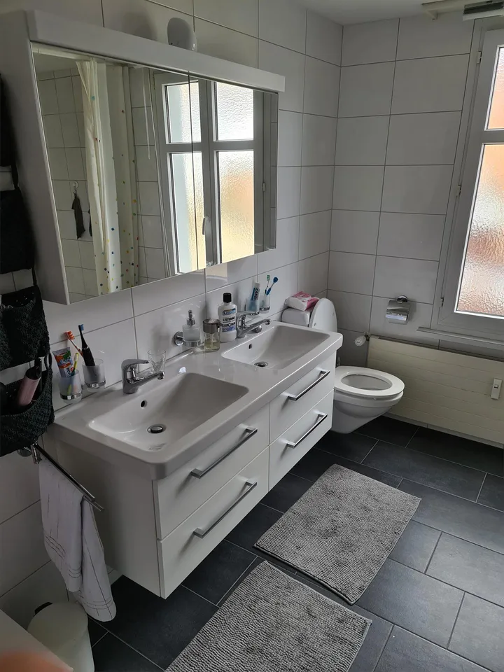 Helle renovierte 4-Zimmer-Wohnung