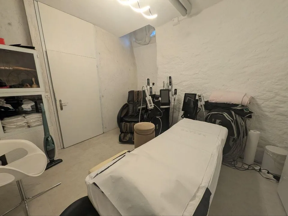 Im Herzen des Niederdorfs – Bewährter Salon oder Raum für Ihre Idee