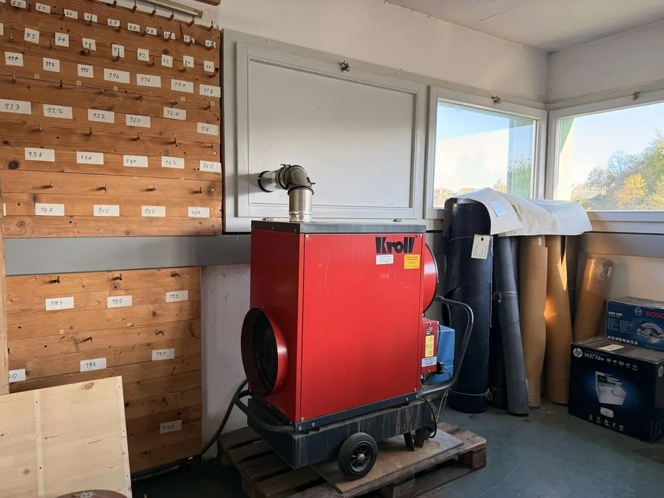 Gewerberaum mit Rampe und Warenlift in Elsau