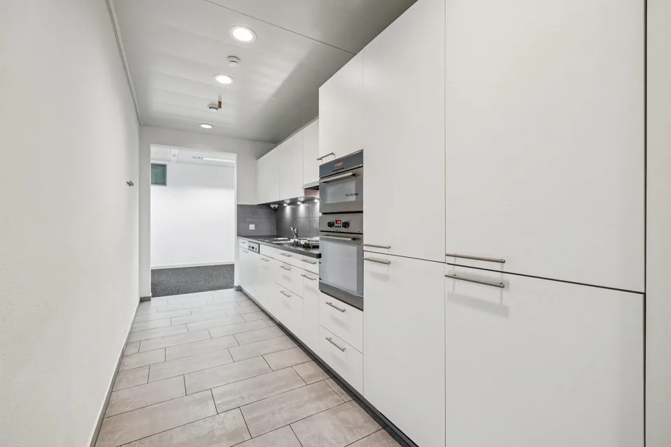 Ca. 1'322 m2 Büro (unterteilbar) Geschäftshaus "Im Letten" Allschwil