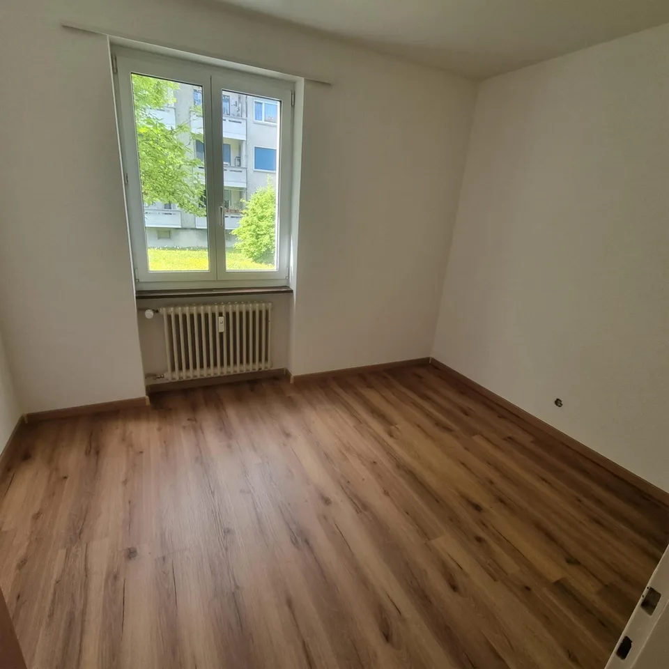 frisch renovierte helle 3 Zi-Wohnung