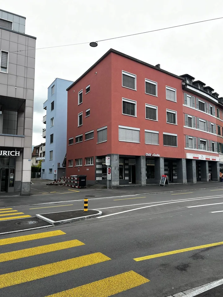 schöne 3.5-Zimmer Dachwohnung an zentraler Lage