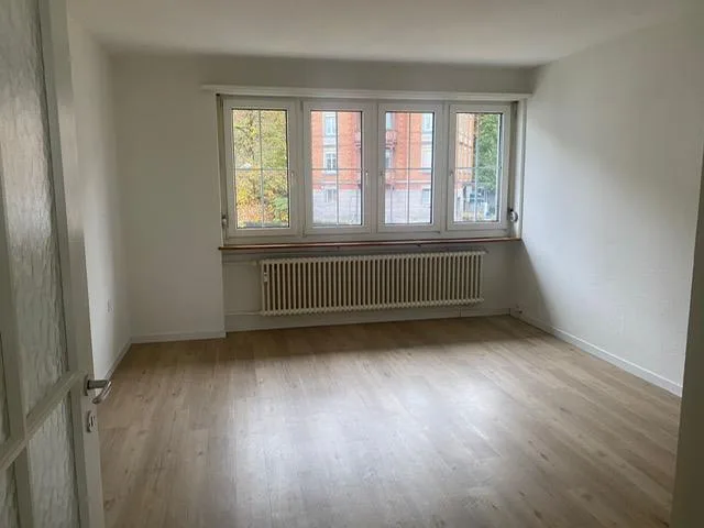 Grosszügige Singlewohnung mit toller Aussicht