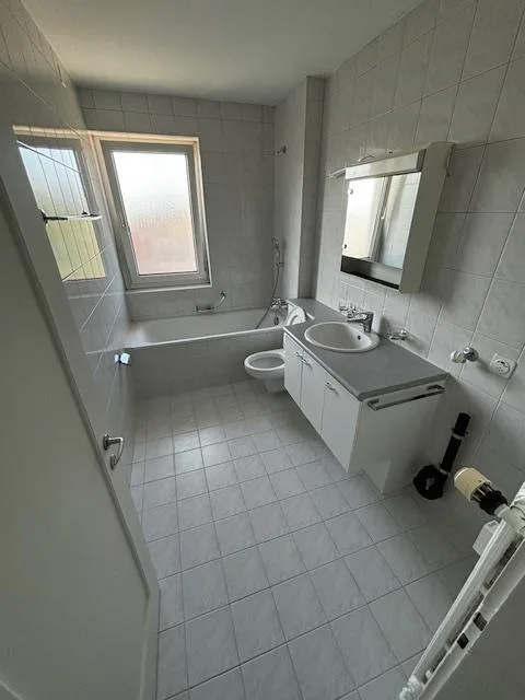 Grosszügige Singlewohnung mit toller Aussicht