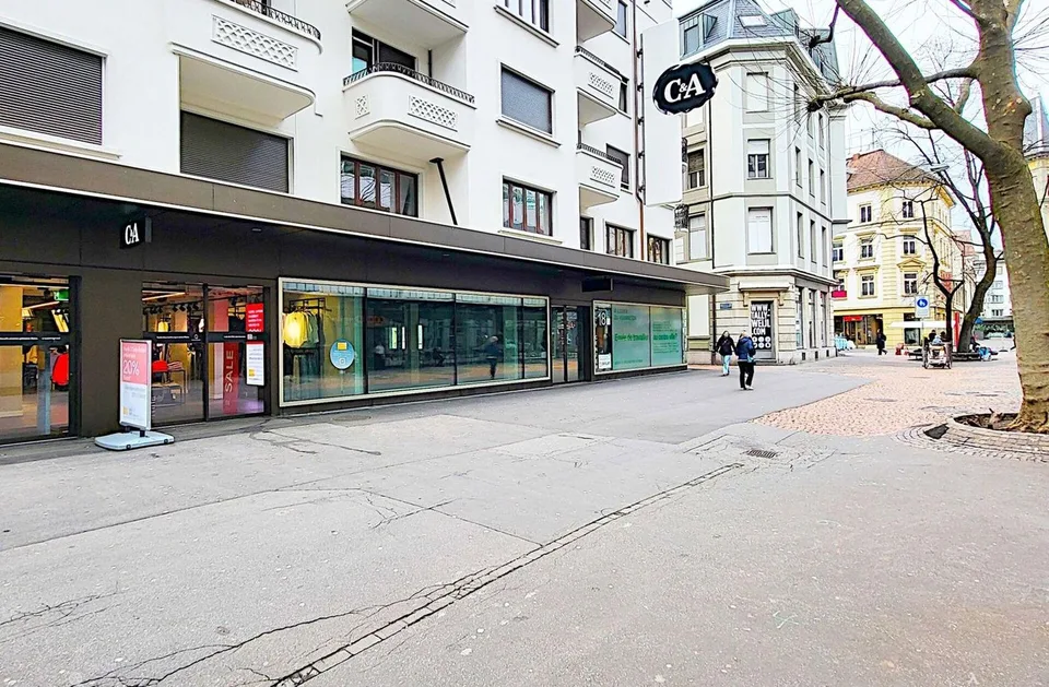 "400 m2 Verkaufsfläche im UG mit Frequenzbringer im EG!"