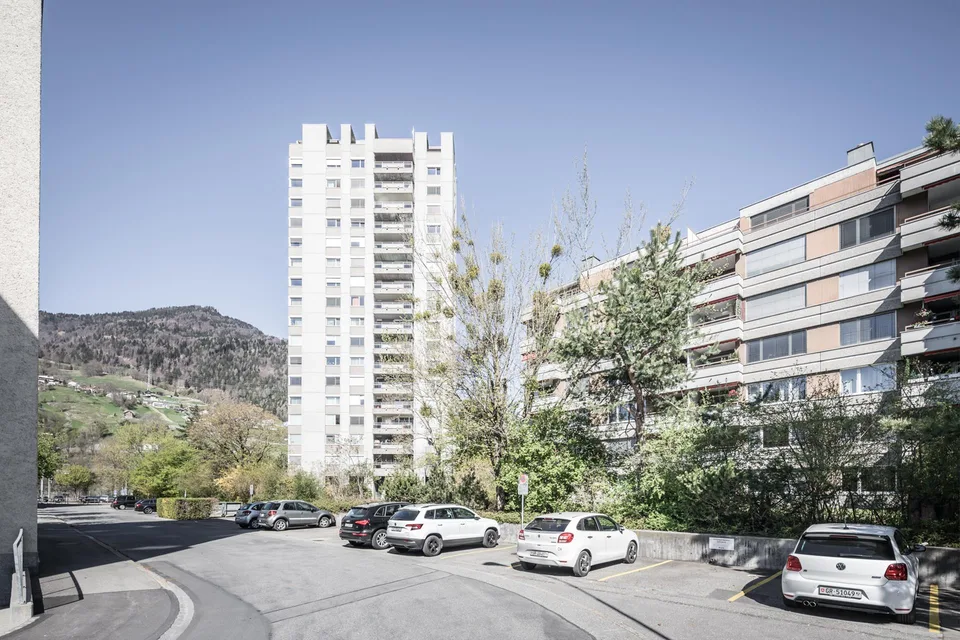 sehr grosse 5 1/2 Zimmerwohnung 16.OG mit schöner Aussicht