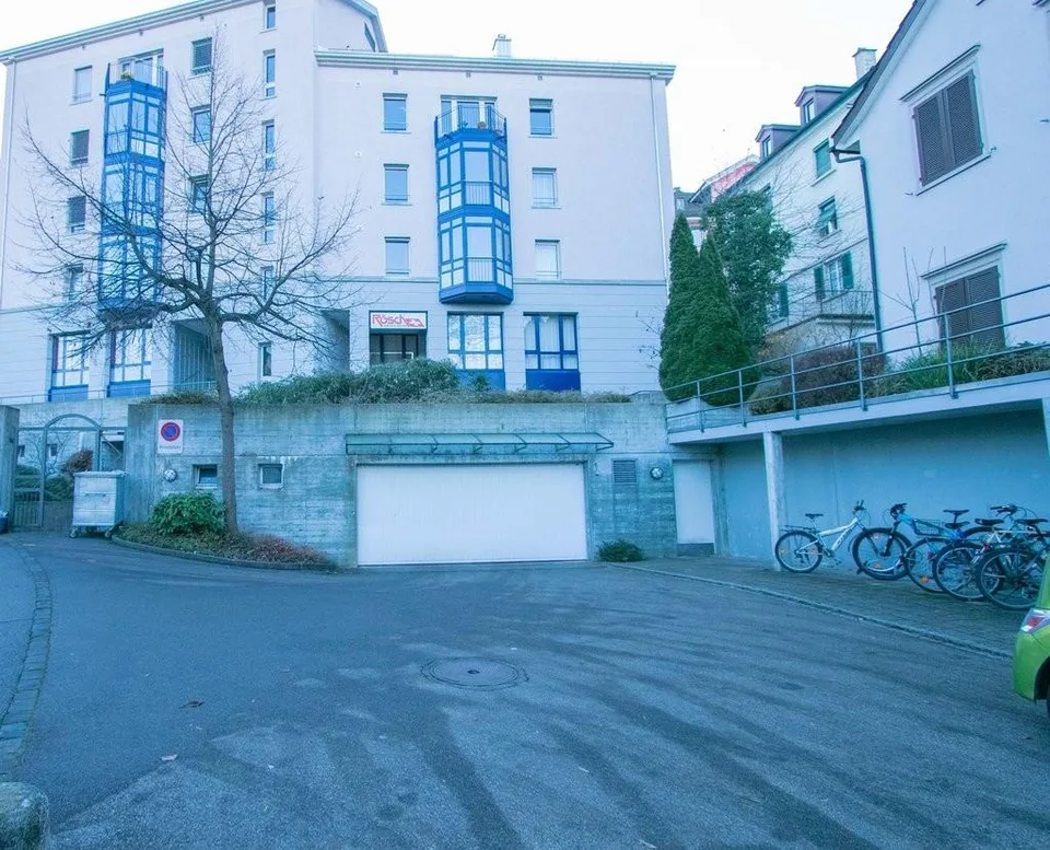 Töff Abstellplatz in Tiefgarage im Linsebühlquartier