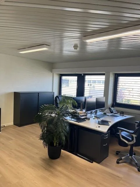 Bureaux de 59 m2 et 22 m2 liés