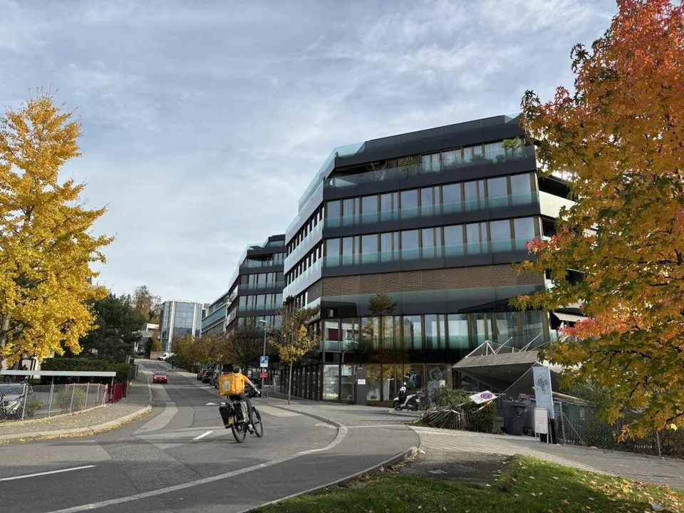 Dernière surface de 120 m², bureaux aménagées à louer immédiatement...