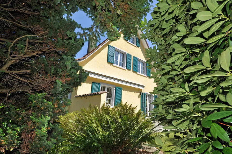 Einmaliges 5-Zi. EFH & Garten-Oase im Spiegel / a.W. mit Vorkaufrecht