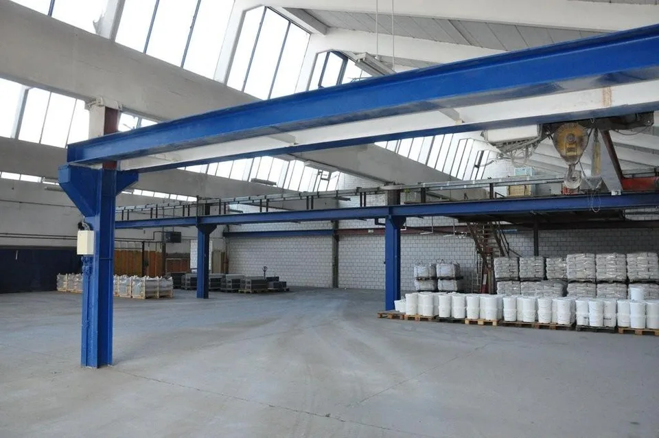 Gewerbe-/Produktions-/Lagerfläche (1100 m2)