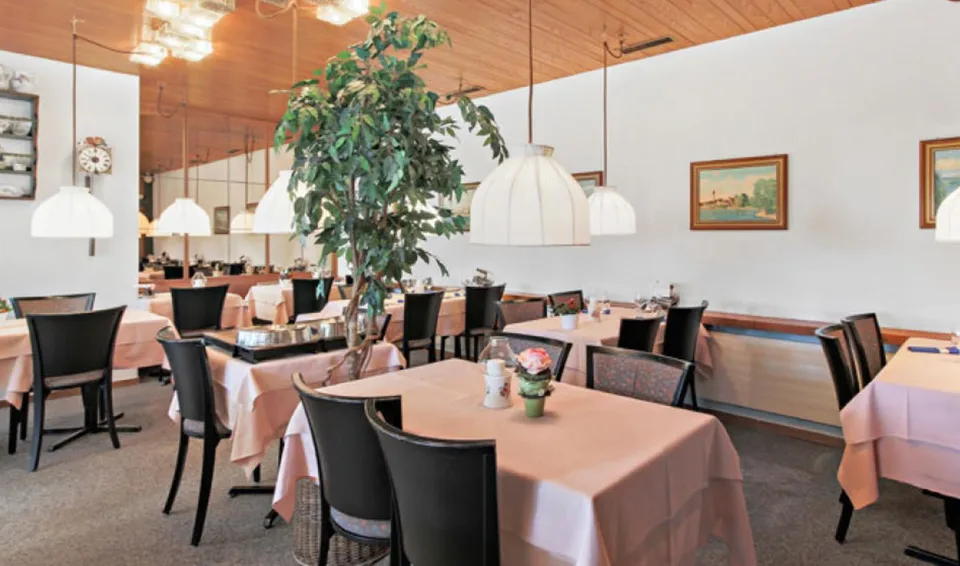 Café-Restaurant mit vielfältigen Möglichkeiten