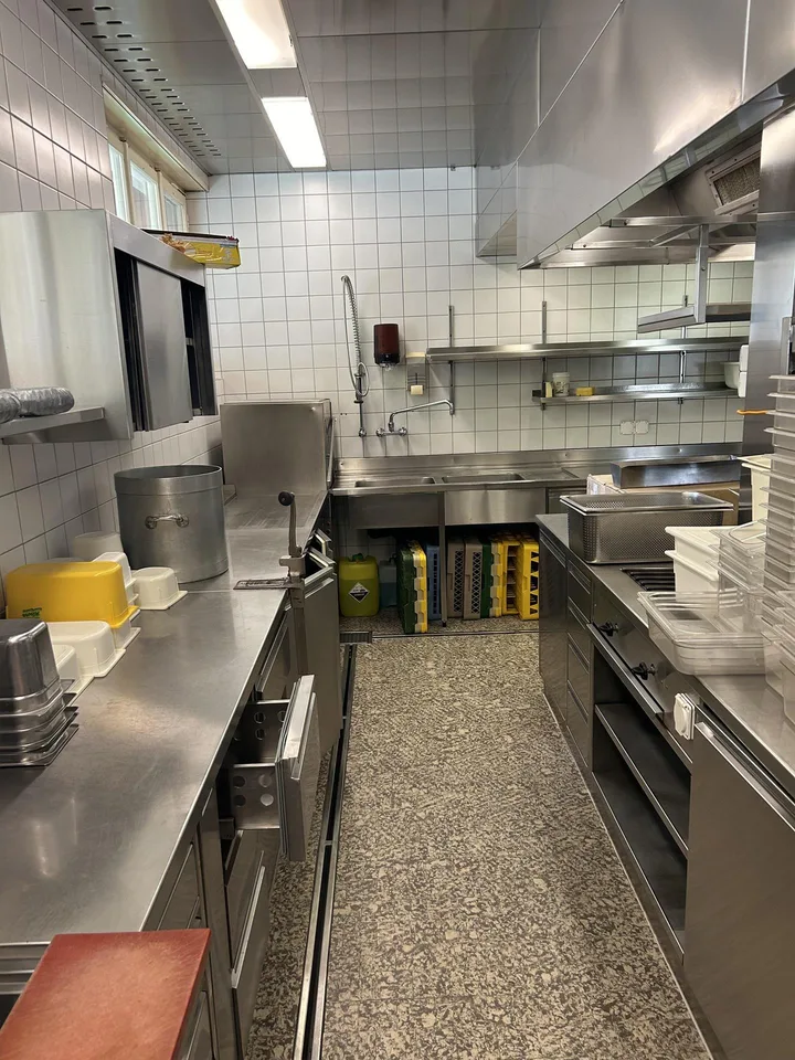 Café-Restaurant mit vielfältigen Möglichkeiten – Foto 7 von 10