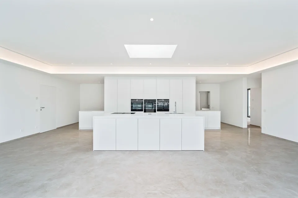 PRESTIGIOSO ATTICO DI DESIGN CON TERRAZZA VISTA LAGO