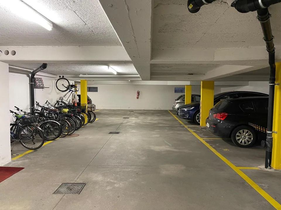 Einstellhallenplatz an zentraler Lage im Hirtenhofquartier Luzern