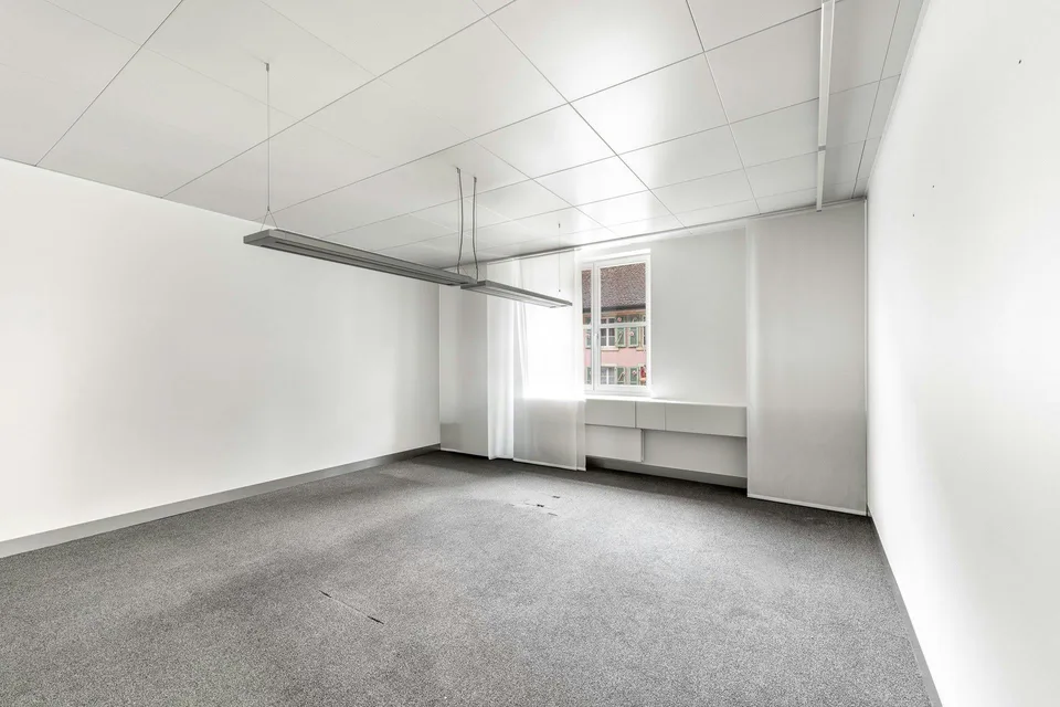 Neue Büro-/Praxisfläche mit ca. 100 m² im 1. OG - mitten im «Stedtl...
