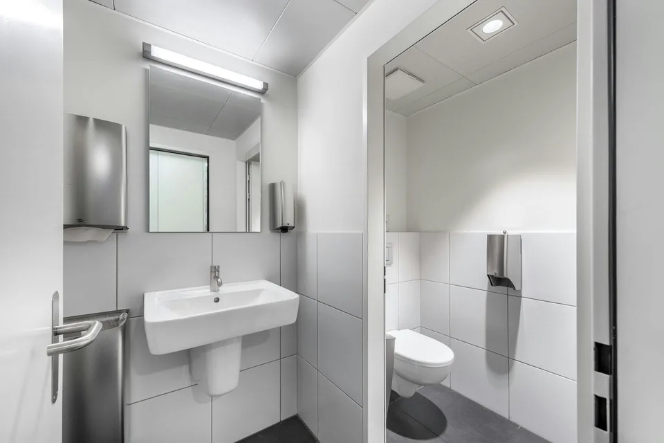 Neue Büro-/Praxisfläche mit ca. 100 m² im 1. OG - mitten im «Stedtl... – photo 10 sur 13