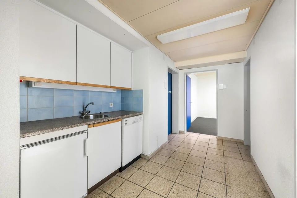 Neue Büro-/Praxisfläche mit ca. 100 m² im 1. OG - mitten im «Stedtl... – photo 9 sur 13
