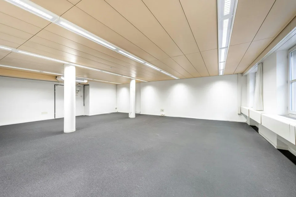 Neue Büro-/Praxisfläche mit ca. 100 m² im 1. OG - mitten im «Stedtl... – photo 6 sur 13