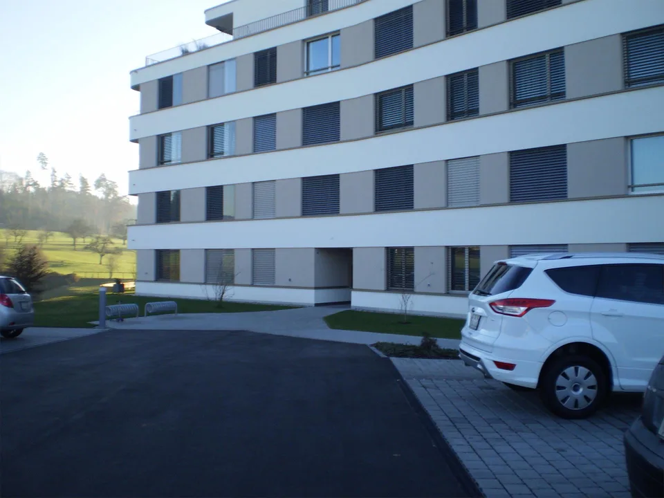 Neuerer Tiefgaragenplatz zu vermieten