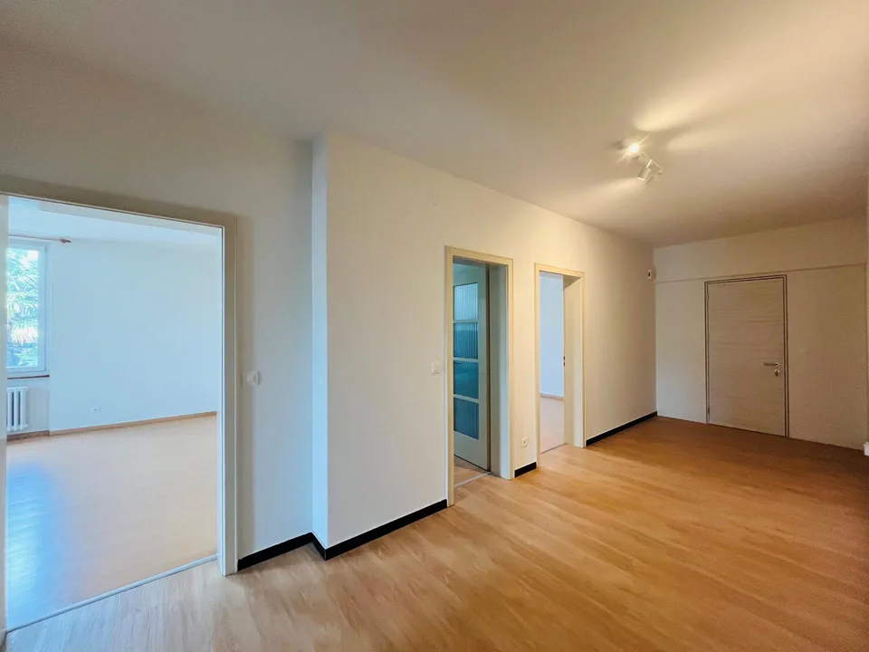 UFFICIO IN POSIZIONE CENTRALE – Foto 6 von 7