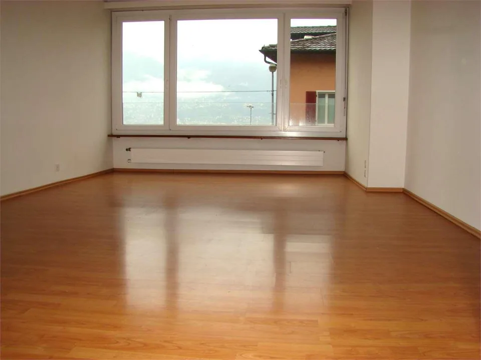 Vira Gambarogno spazioso 5,5 locali con vista lago