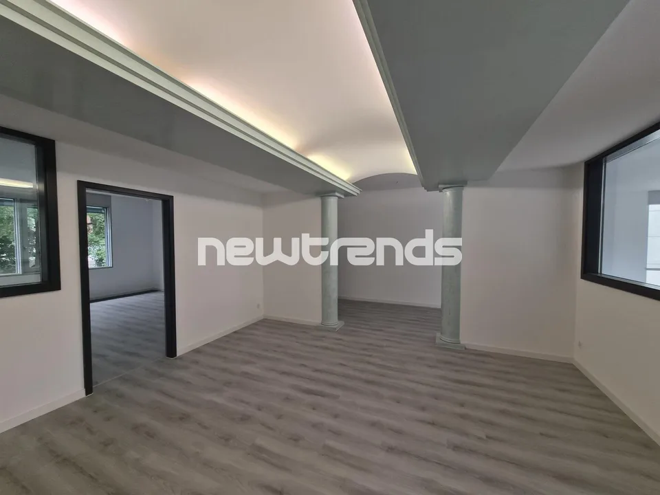 Lugano: affittasi prestigioso ufficio vista lago di 6 locali, doppi... – foto 16 di 21