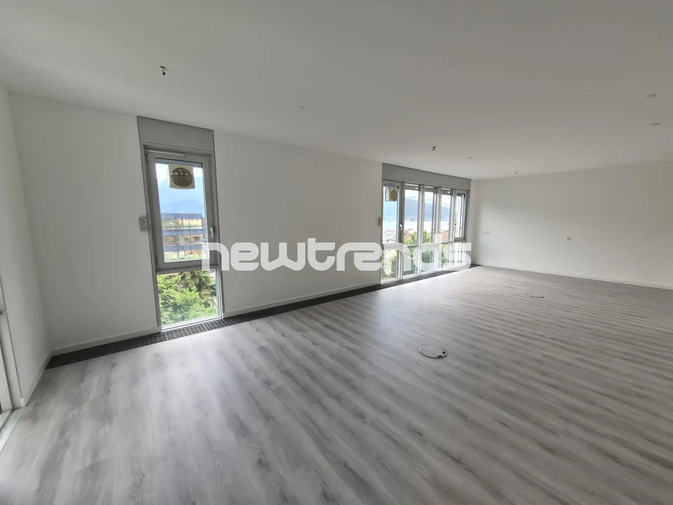 Lugano: affittasi prestigioso ufficio vista lago di 6 locali, doppi... – foto 14 di 21