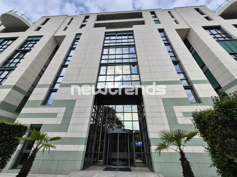 Lugano: affittasi prestigioso ufficio vista lago di 6 locali, doppi... – foto 20 di 21