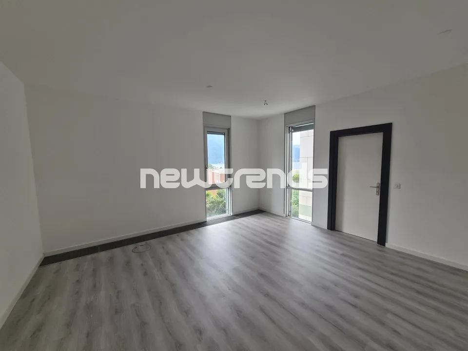 Lugano: affittasi prestigioso ufficio vista lago di 6 locali, doppi...