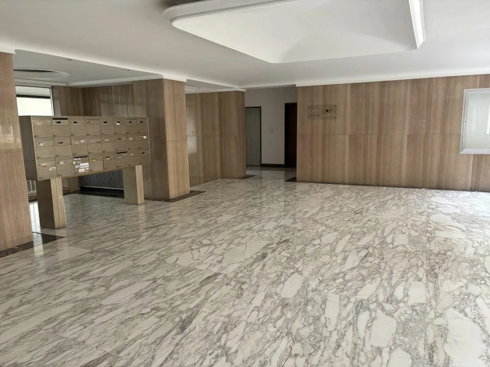 Petit bureau de 27 m2 à côté de la gare