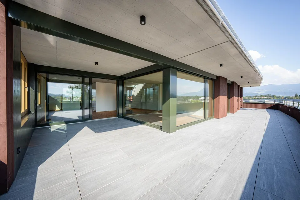 5.5-Room Penthouse Apartment