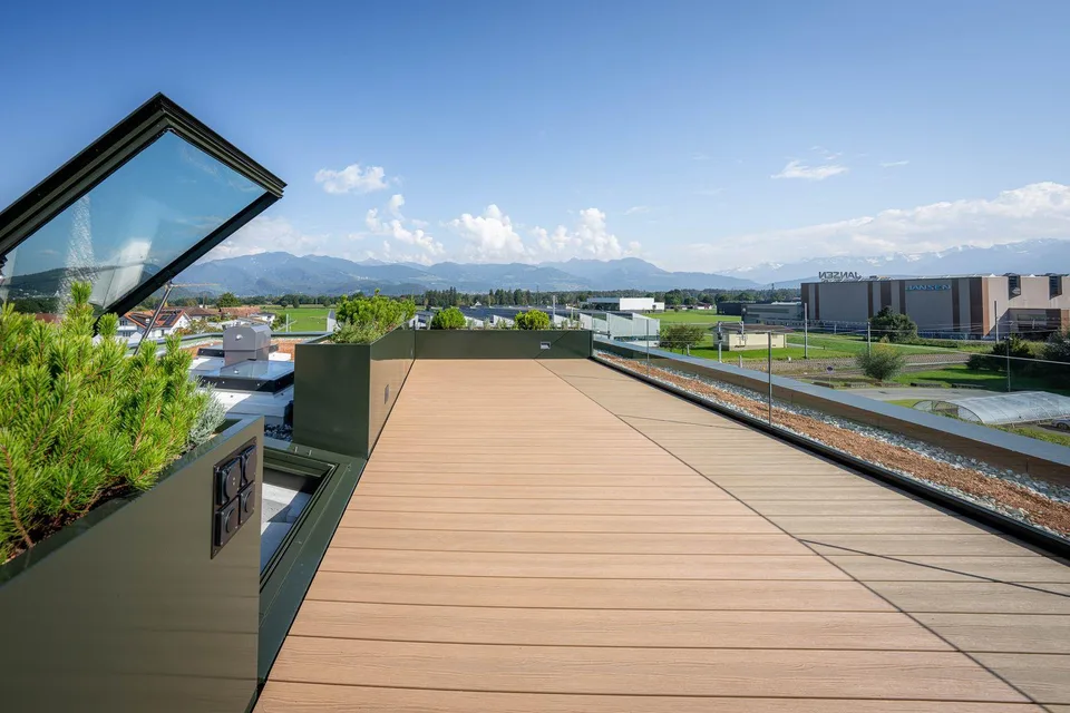 5.5-Room Penthouse Apartment