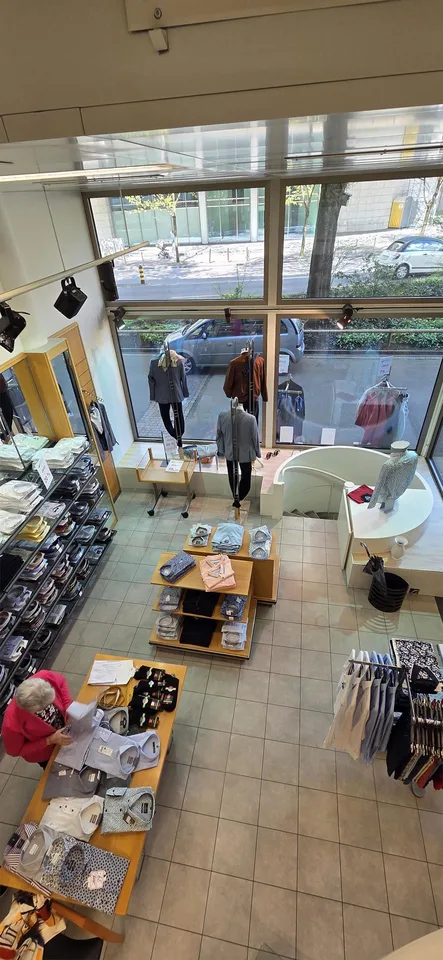 Hier werden Sie bedient! Verkaufs-Ladenlokal in der Stadt Zug – photo 7 sur 7
