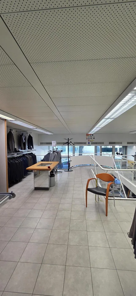 Hier werden Sie bedient! Verkaufs-Ladenlokal in der Stadt Zug – photo 6 sur 7