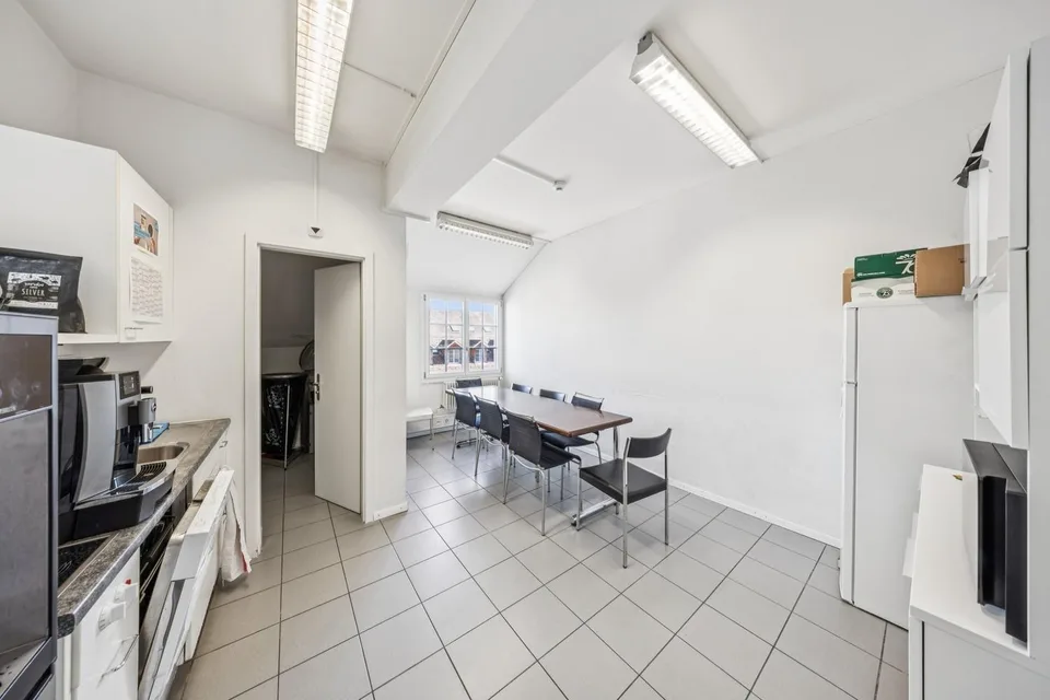 Büroräumlichkeiten mit über 600m² Nutzfläche mitten im Stadtzentrum – foto 11 di 13