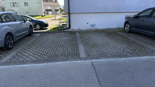 Preiswerte Aussenparkplätze zu vermieten!