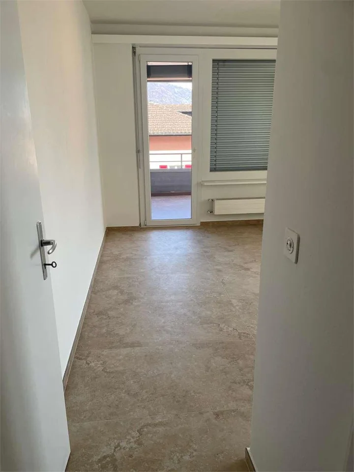 Vira Gambarogno al secondo piano, appartamento di 3,5 locali ampio co – Foto 7 von 9