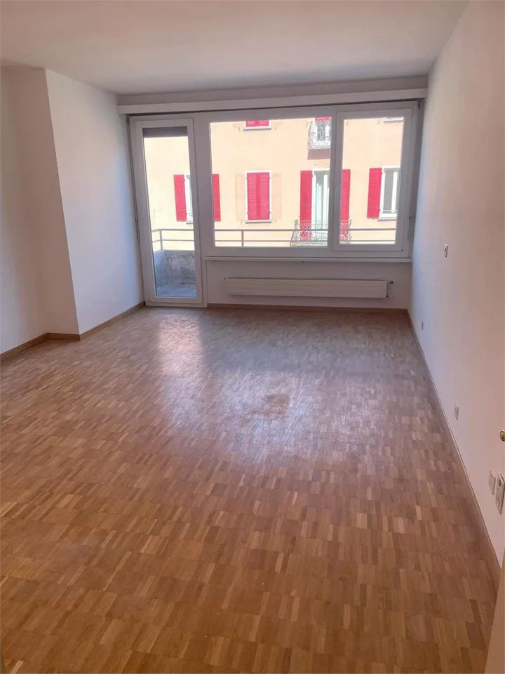 Vira Gambarogno, secondo piano, appartamento di  3,5 locali ampio con