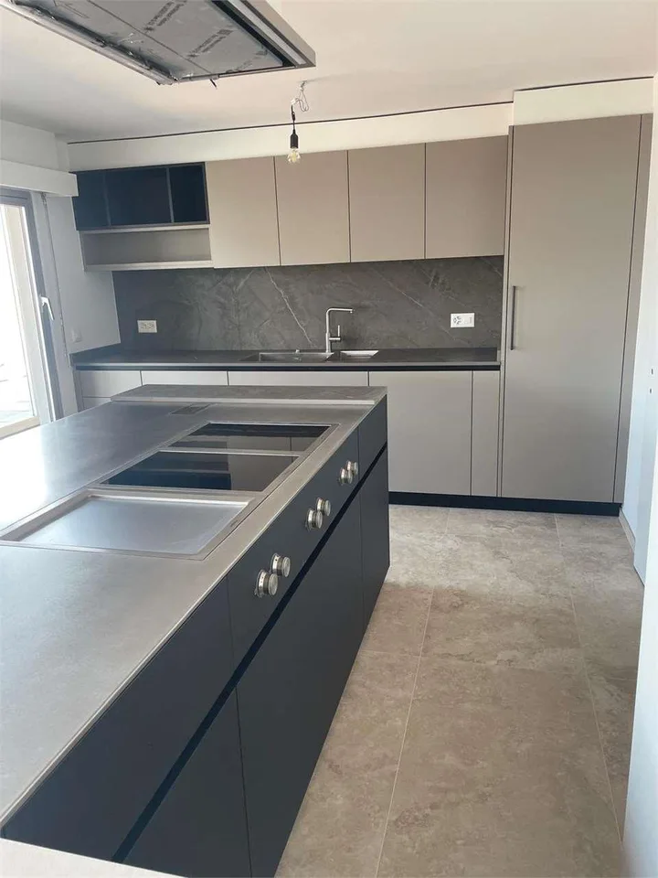 Vira Gambarogno, Attico 6,5 locali, ristrutturato e con vista lago – Foto 9 von 12