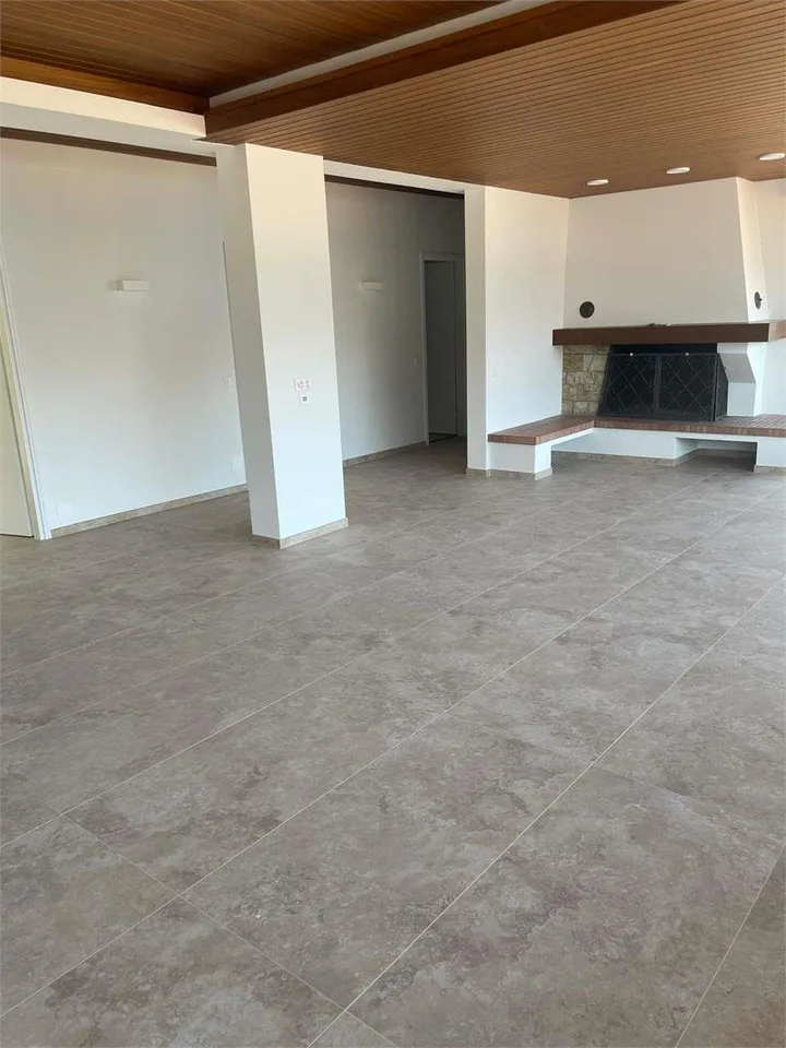 Vira Gambarogno, Attico 6,5 locali, ristrutturato e con vista lago